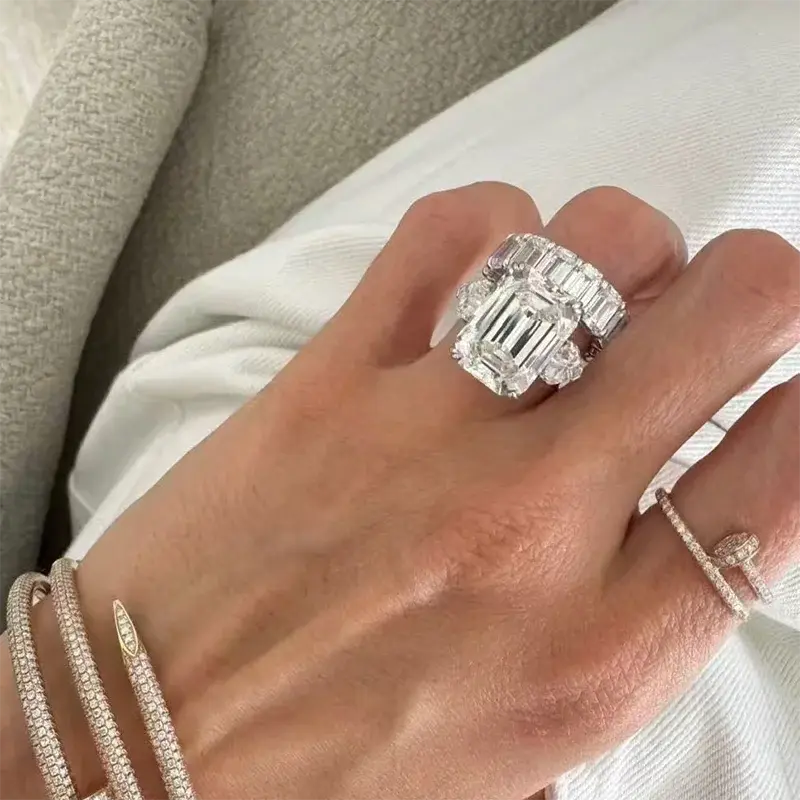 15Ct Emerald Cut EF/VS VVS Lab Grown Diamond Luxurious 3 Stone Ring 14K Gold IGI Certified Wedding Ring Maison Valderre