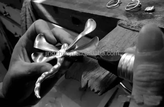 Jingzhanyi 18K Gold Flower Star Customizable Charm Bracelet Maison Valderre