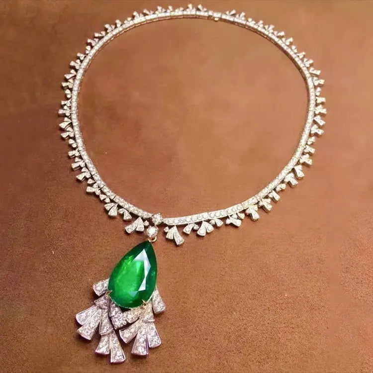 SGARIT Collana Di Pietre Preziose Jewelry Gold Luxury Wedding Engagement Vivid Green18k Gold 22.97ct Natural Emerald Pendant Maison Valderre