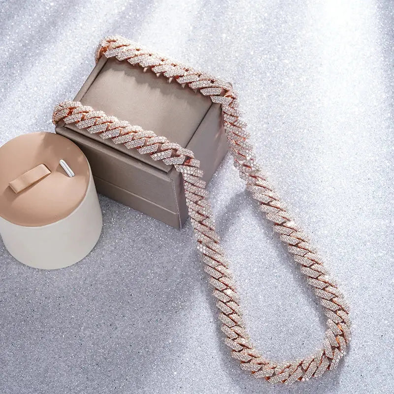 Starsgem 14k Gold Necklace Customized Jewelry Round Moissanite Cuban Link Chain 14k Solid Gold Necklace Maison Valderre