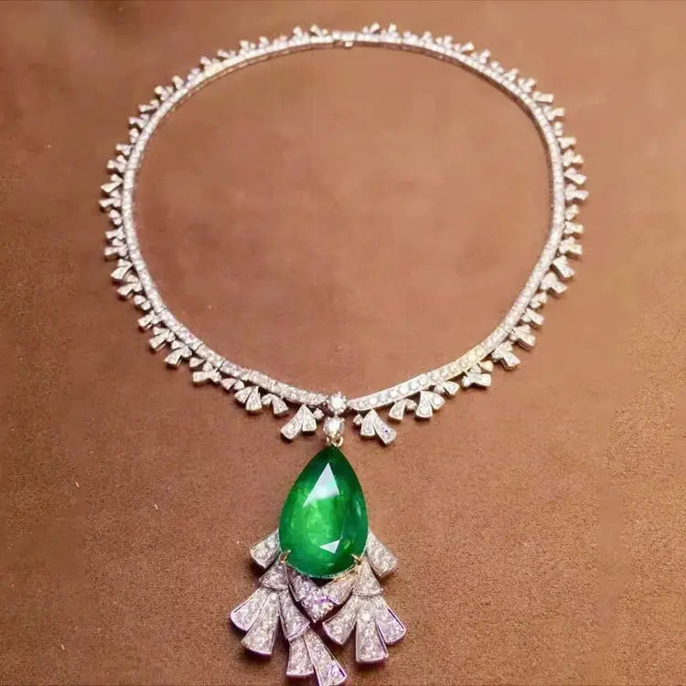 SGARIT Collana Di Pietre Preziose Jewelry Gold Luxury Wedding Engagement Vivid Green18k Gold 22.97ct Natural Emerald Pendant Maison Valderre