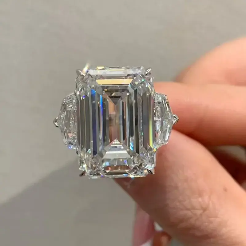 15Ct Emerald Cut EF/VS VVS Lab Grown Diamond Luxurious 3 Stone Ring 14K Gold IGI Certified Wedding Ring Maison Valderre